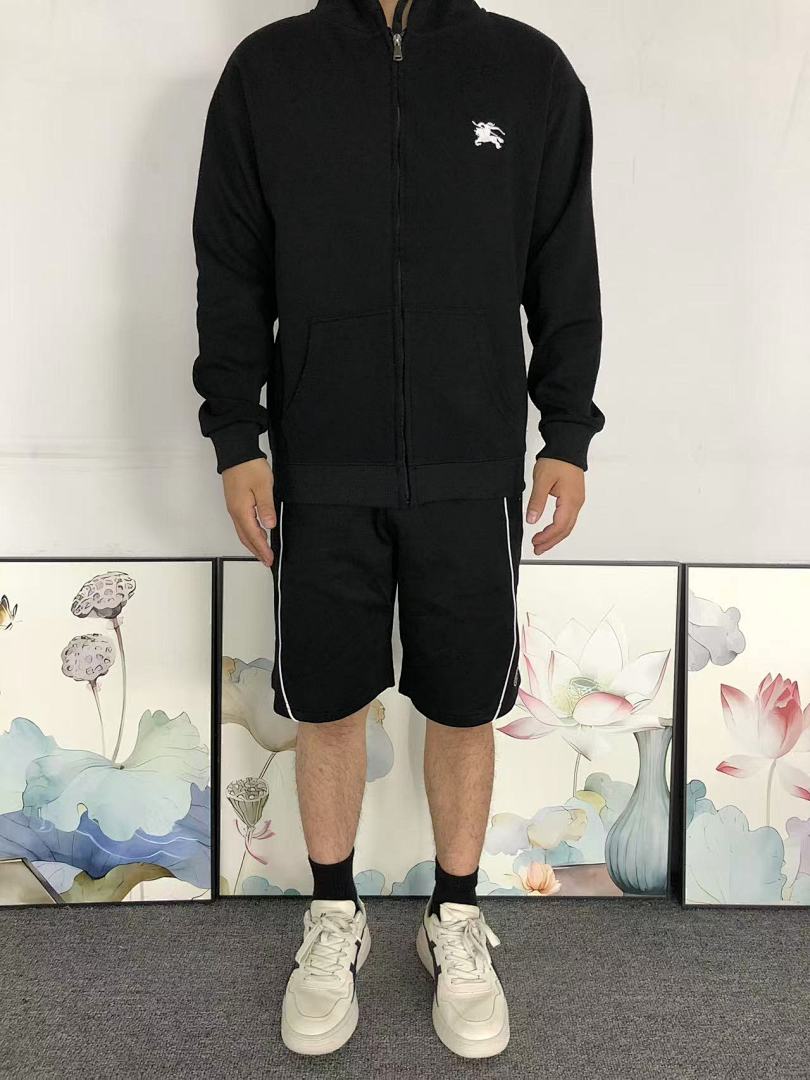 Burberry 215 B⭐R⭐E⭐RY HOODIE 2111240401 (Im 170Cm 60Kg I Wear Size M In The Phot) - Image 3