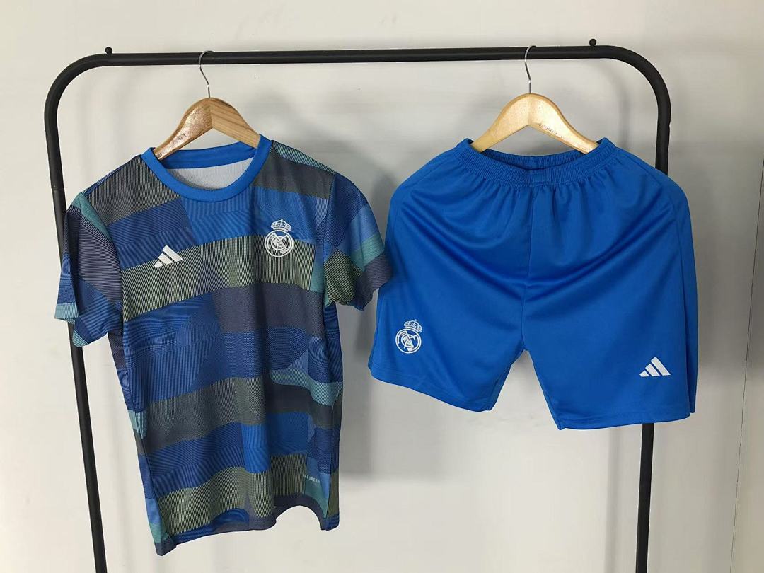 Chanel 75 FOOTBALL T-SHIRT SHORTS - Image 25