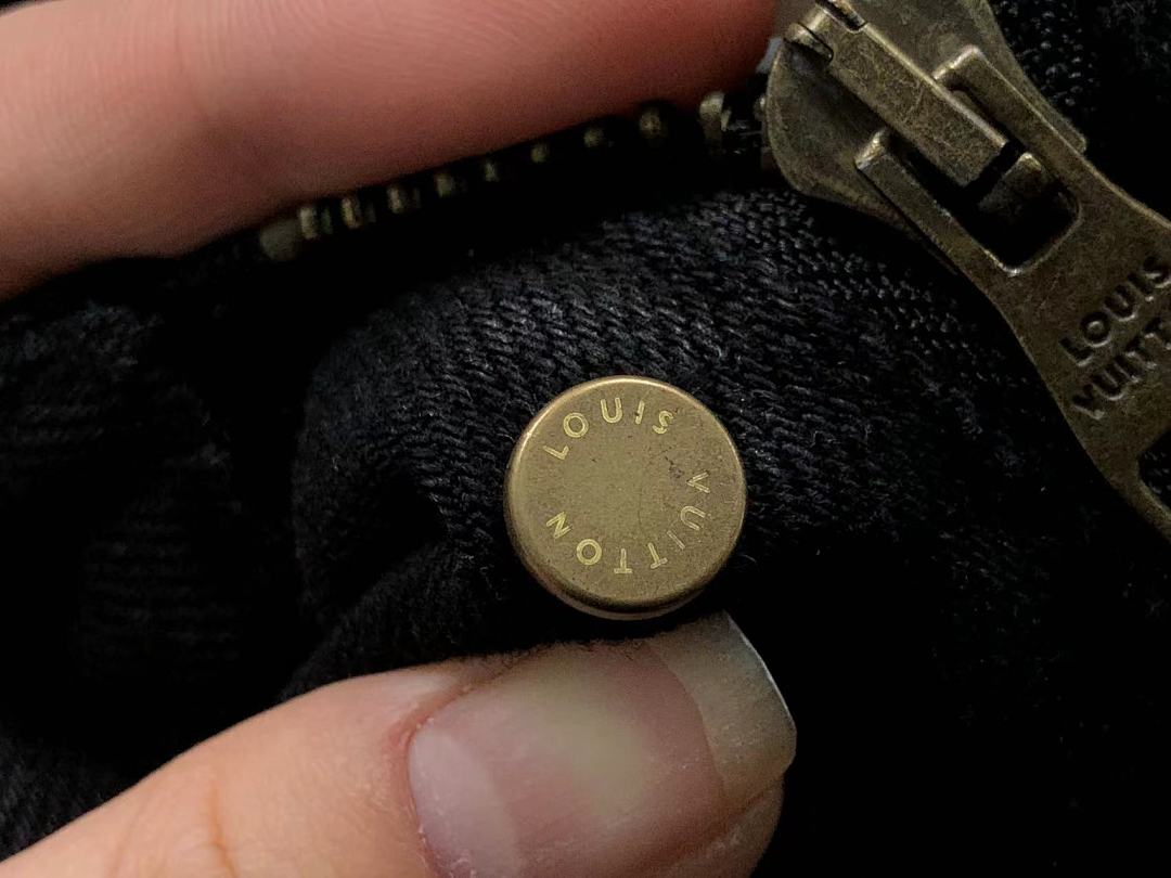 Louis Vuitton TROUSERS 228 L⭐ - Image 21