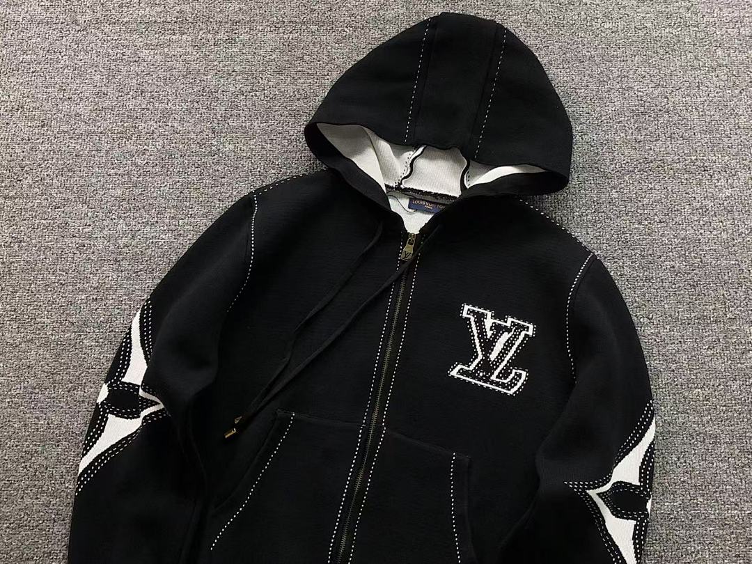 Louis Vuitton 235 L⭐ SWEATER 11081306104 (Im 170Cm 60Kg I Wear Size S In The Phot) - Image 7