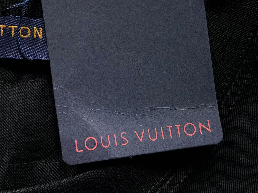 Louis Vuitton 158 L⭐ T-SHIRT 22040350001 (Im 170Cm 60Kg I Wear Size XS In The Phot) - Image 21