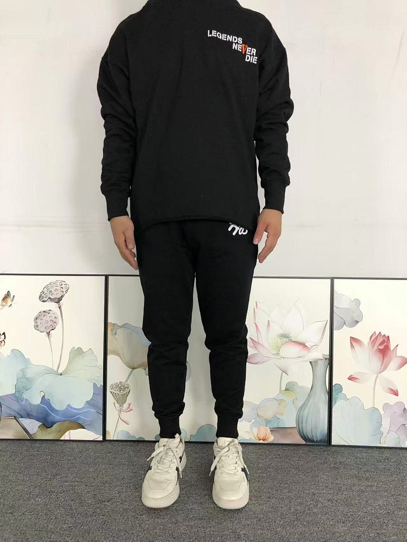On Running 118 VLONE HOODIE 510119391 (Im 170Cm 60Kg I Wear Size S In The Phot) - Image 3