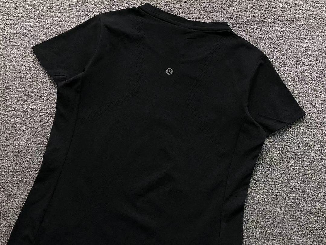 On Running 139 LULULEMON T-SHIRT FEMAIE - Image 13