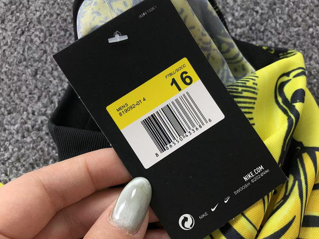 Chanel 68 FOOTBALL T-SHIRT SHORTS - Image 18