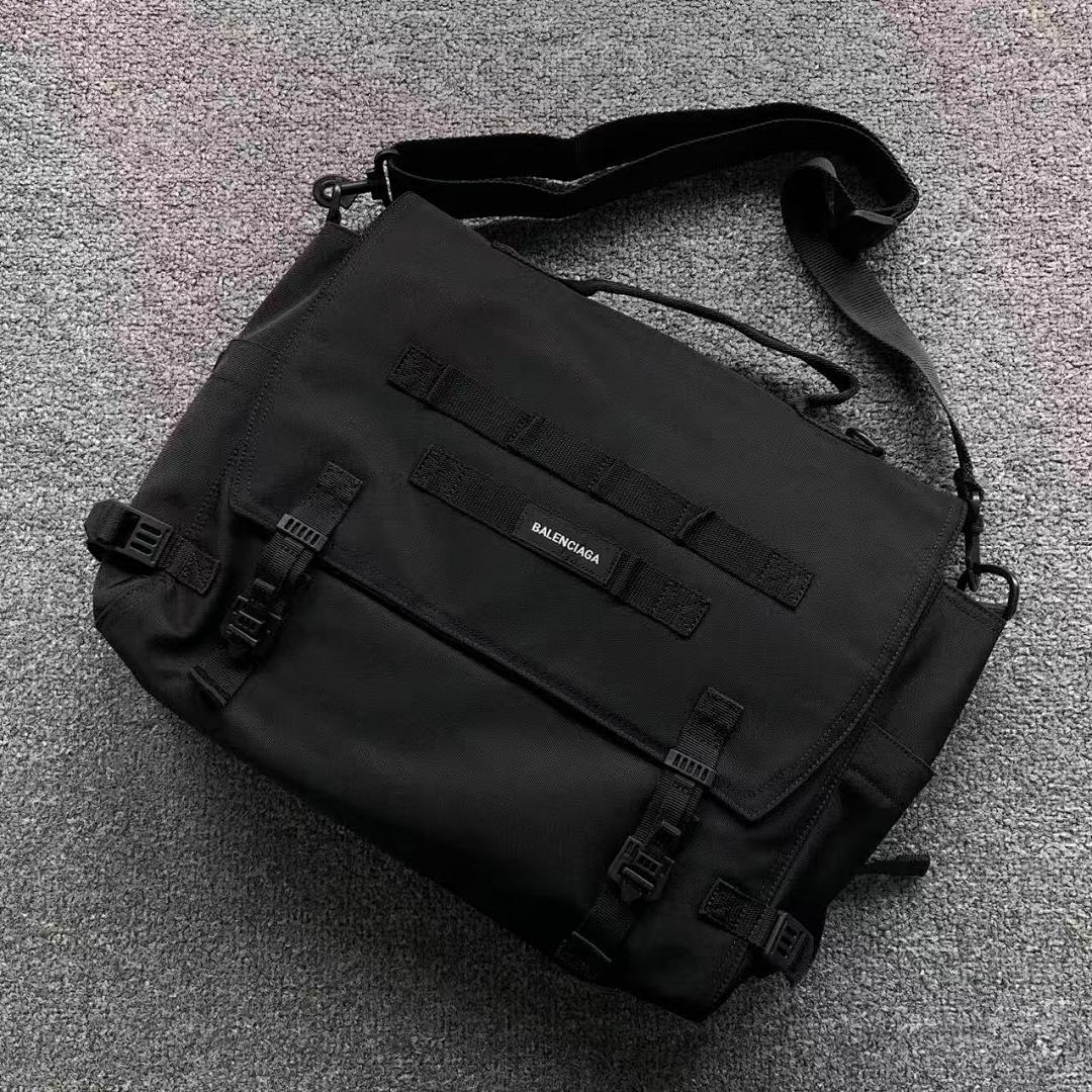 Unbranded 435 B⭐L⭐⭐⭐IA⭐A