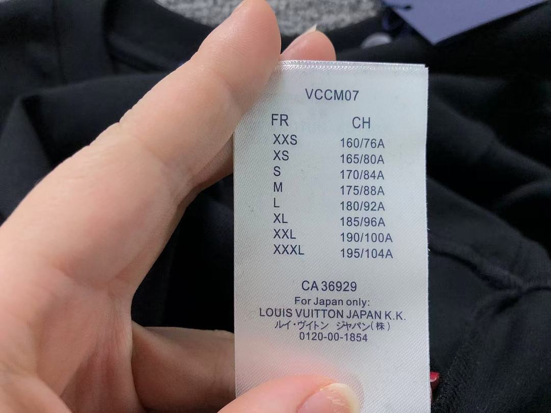 Louis Vuitton 139 L⭐ LONG SLEEVED 3207240621 (Im 170Cm 60Kg I Wear Size M In The Phot) - Image 22