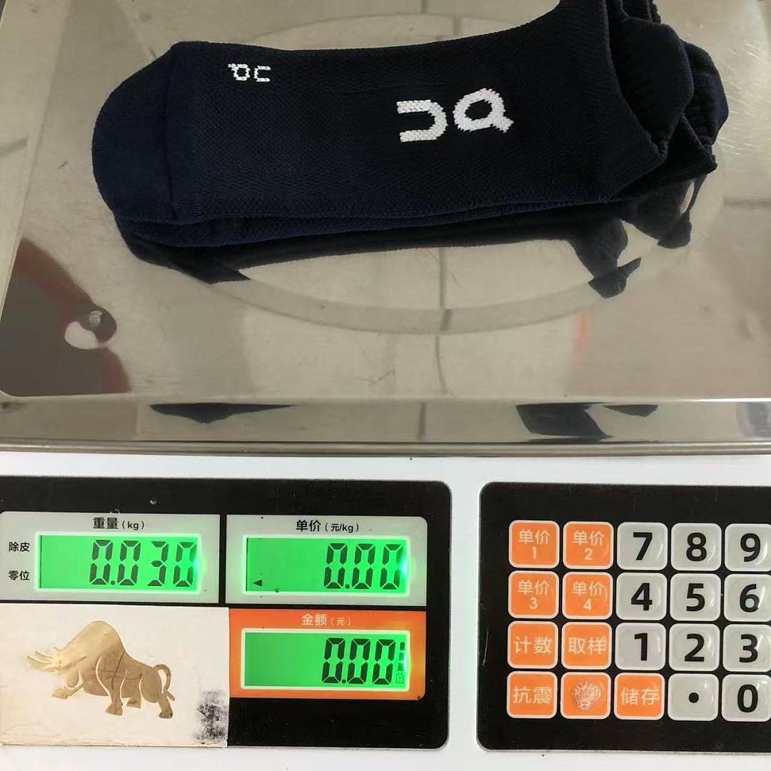On Running 79 ON - Image 19