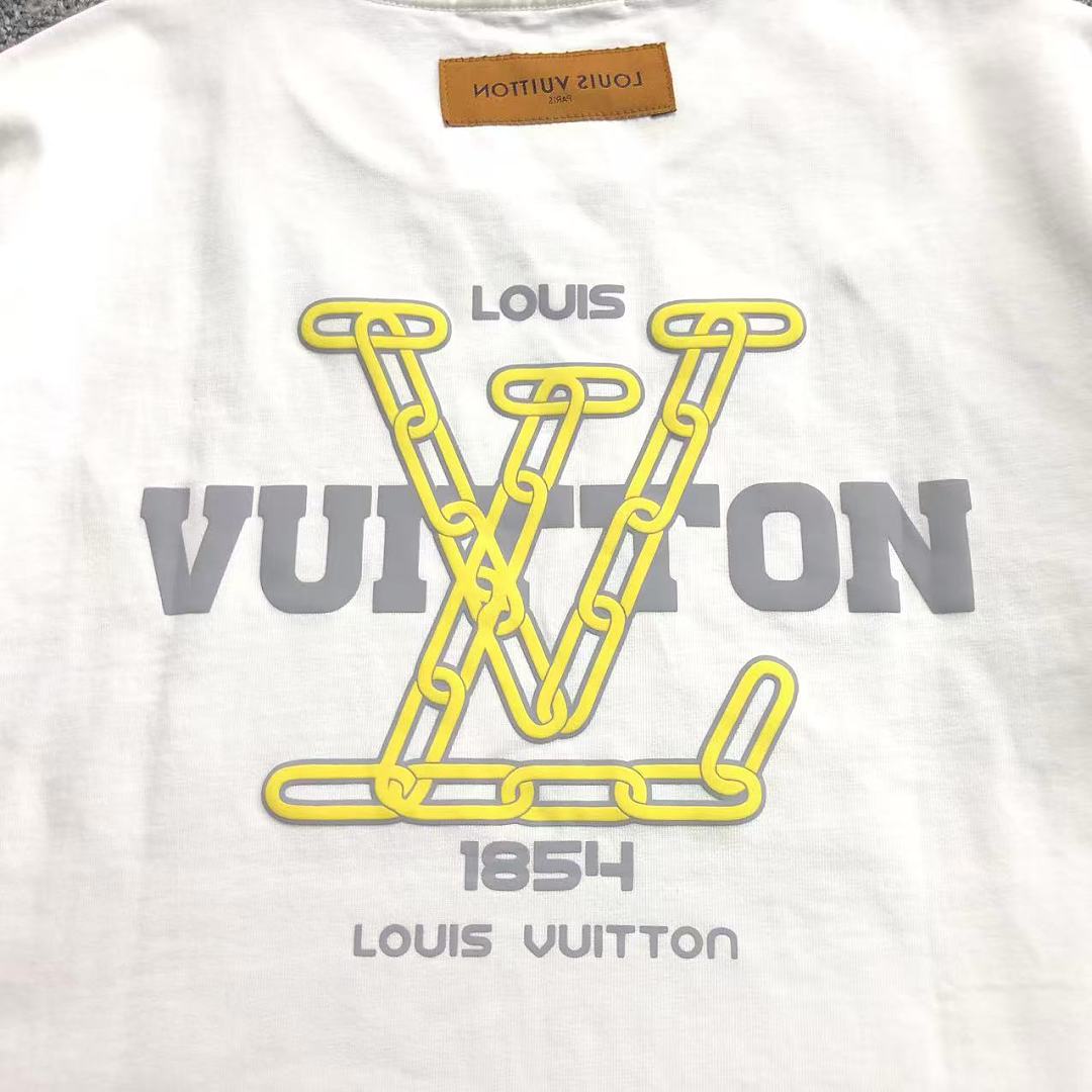Louis Vuitton 148 L⭐ T-SHIRT 22050432001 (Im 170Cm 60Kg I Wear Size XS In The Phot) - Image 9