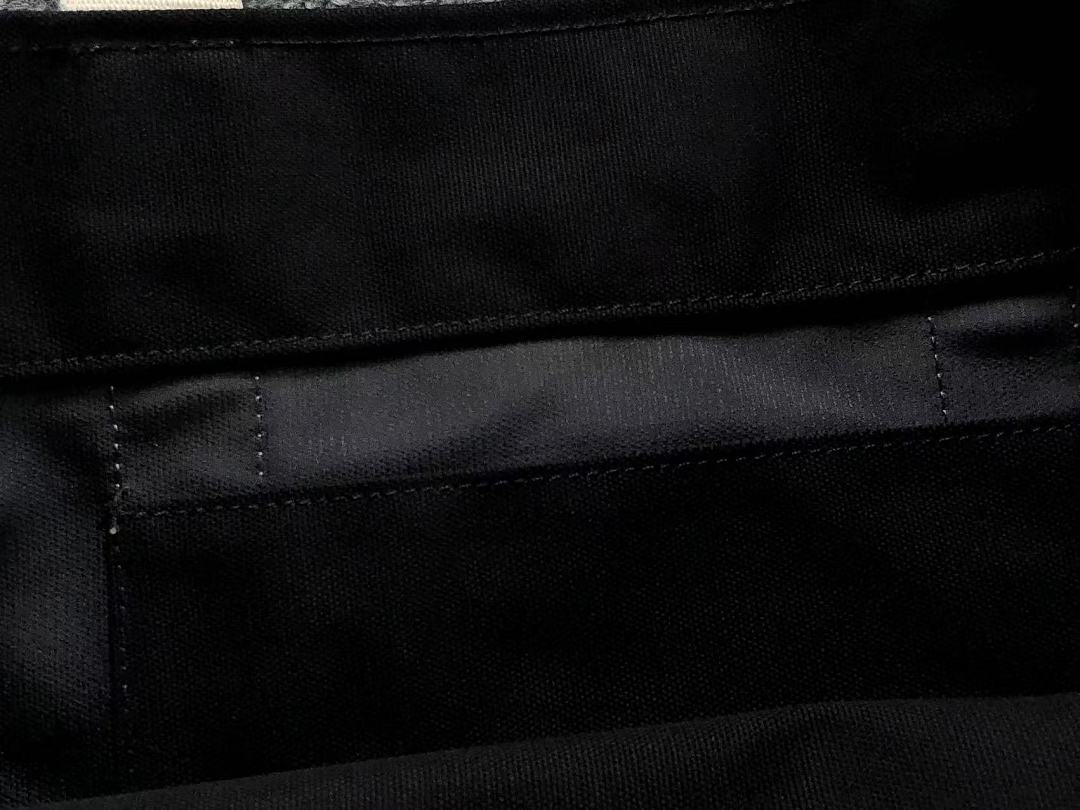 Lacoste 158 LACOSTE BAG 4206020375 (Long 45CM* Wide 18CM* High 36CM) - Image 21