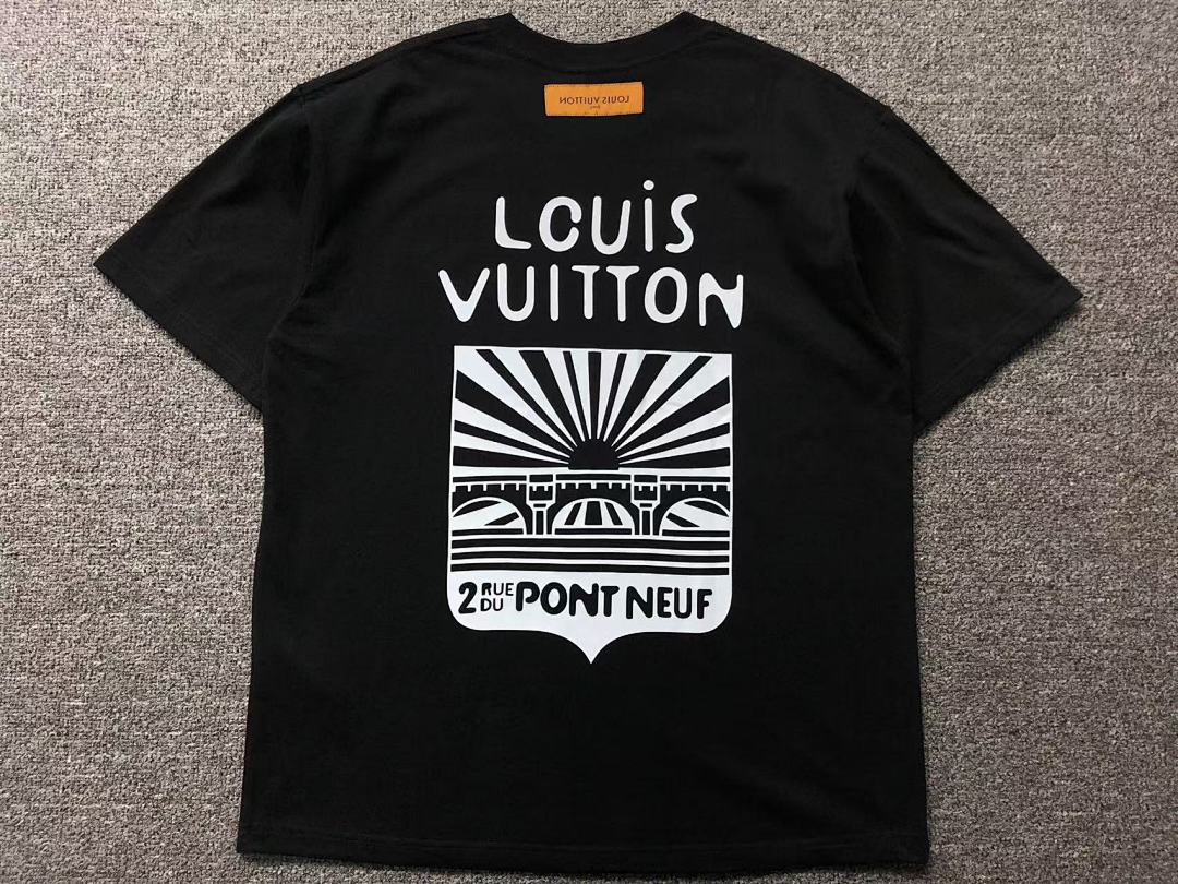 Louis Vuitton 108 L⭐ T-SHIRT 503051870 (Im 170Cm 55Kg I Wear Size M In The Phot) - Image 5
