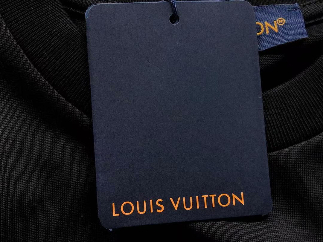 Louis Vuitton 135 L⭐ T-SHIRT 22050737125 (Im 170Cm 60Kg I Wear Size S In The Phot) - Image 17