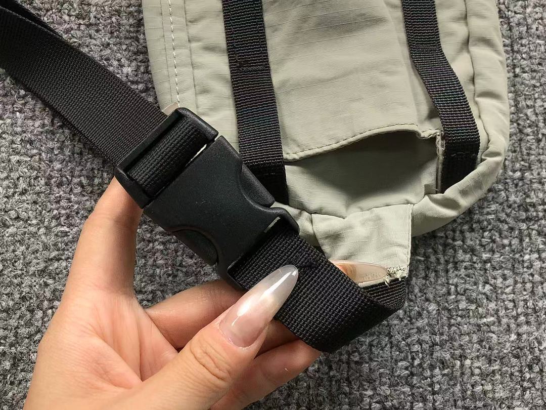 On Running 218 LULULEMON BAG 3205080523 (Long 19CM* Wide 8CM* High 32CM) - Image 24