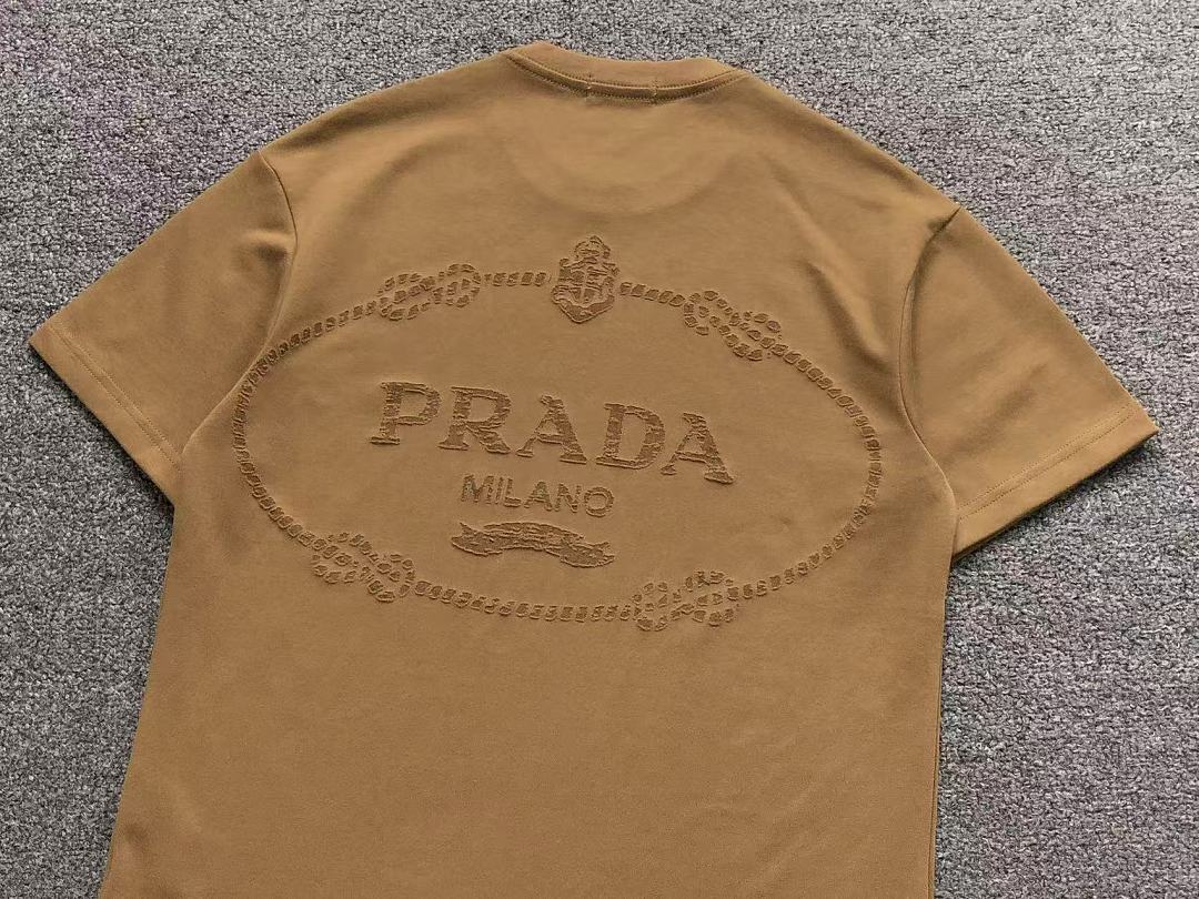 Prada SHORTS P⭐A⭐A T-SHIRT - Image 10