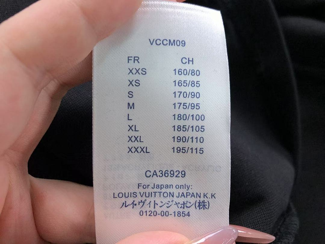 Louis Vuitton 108 L⭐ T-SHIRT 41061314126 (Im 170Cm 60Kg I Wear Size XS In The Phot) - Image 25