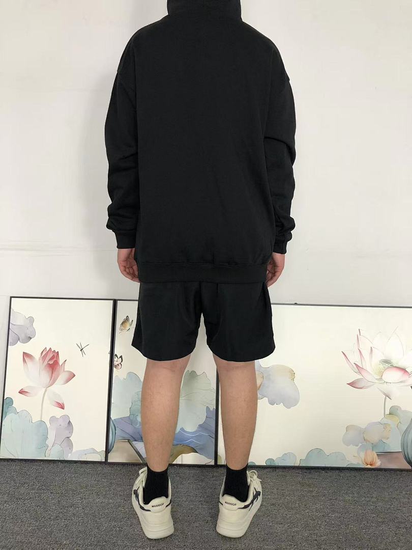 AMIRI 135 AMIRI HOODIE 1109011474 (Im 170Cm 60Kg I Wear Size M In The Phot) - Image 4