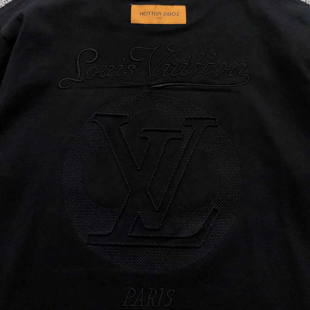 Louis Vuitton 118 L⭐ T-SHIRT 124705104 (Im 170Cm 60Kg I Wear Size S In The Phot) - Image 13