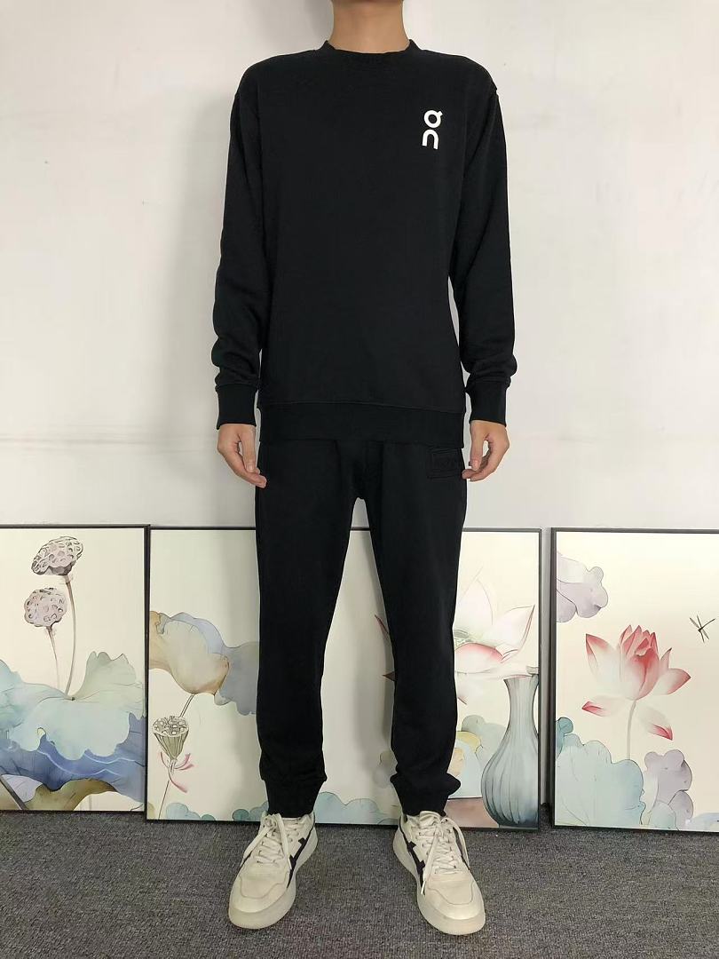 On Running 129 ON HOODIE 12961230 (Im 170Cm 60Kg I Wear Size M In The Phot) - Image 4