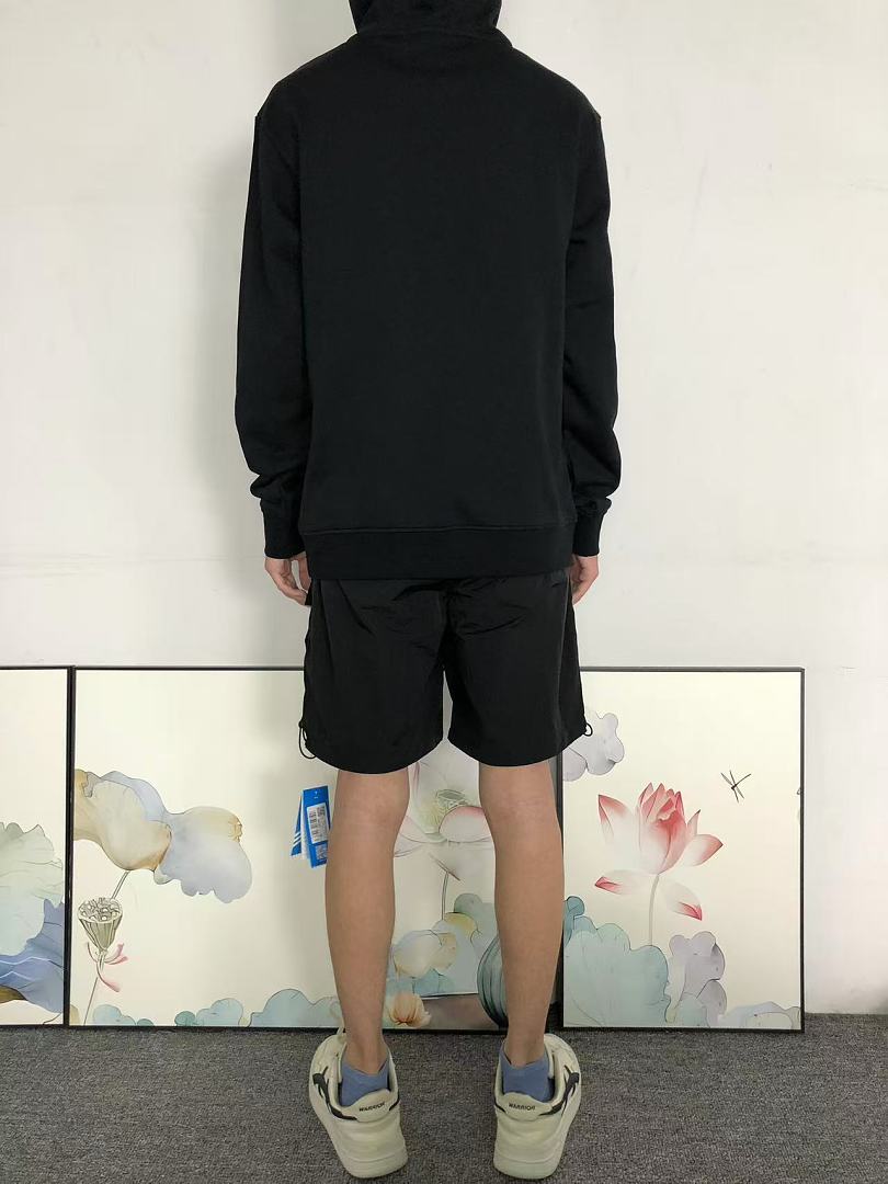 On Running 145 ON HOODIE 2206150304 (Im 170Cm 60Kg I Wear Size L In The Phot) - Image 4