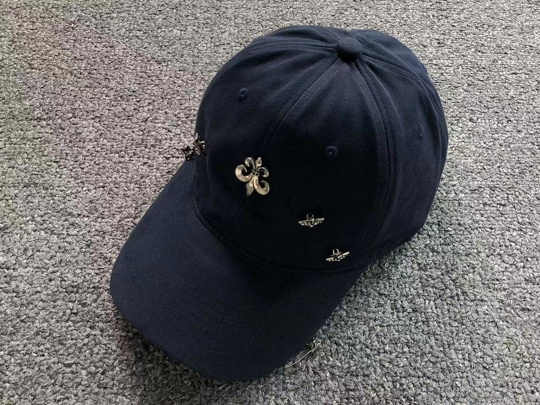 Comme des Garcons 75 C⭐⭐OME HE⭐⭐TS - Image 5