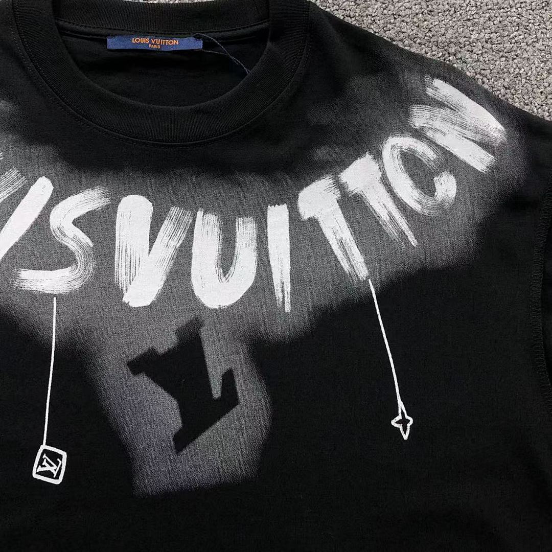 Louis Vuitton 118 L⭐ T-SHIRT 1102200352 (Im 170Cm 57Kg I Wear Size XS In The Phot) - Image 11
