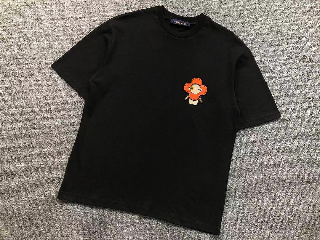 Louis Vuitton 135 L⭐ T-SHIRT 22050737125 (Im 170Cm 60Kg I Wear Size S In The Phot) - Image 10