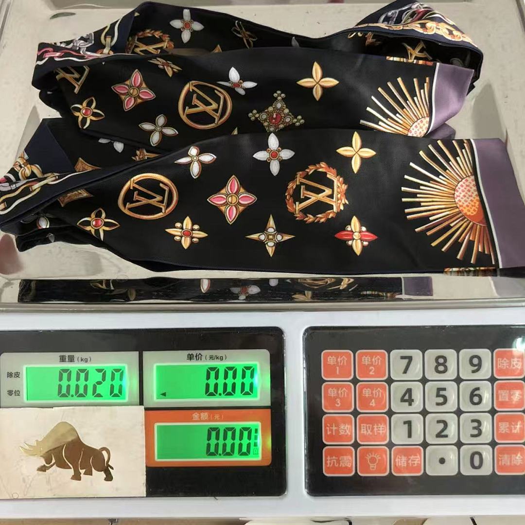Louis Vuitton 68 L⭐ SCARF 590532102 (Long 120CM* Wide 8CM*) - Image 10