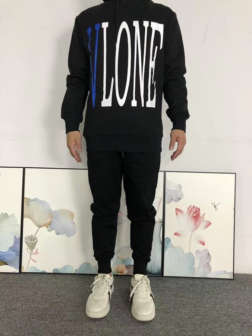 On Running 118 VLONE HOODIE 510113391 (Im 170Cm 60Kg I Wear Size S In The Phot) - Image 3