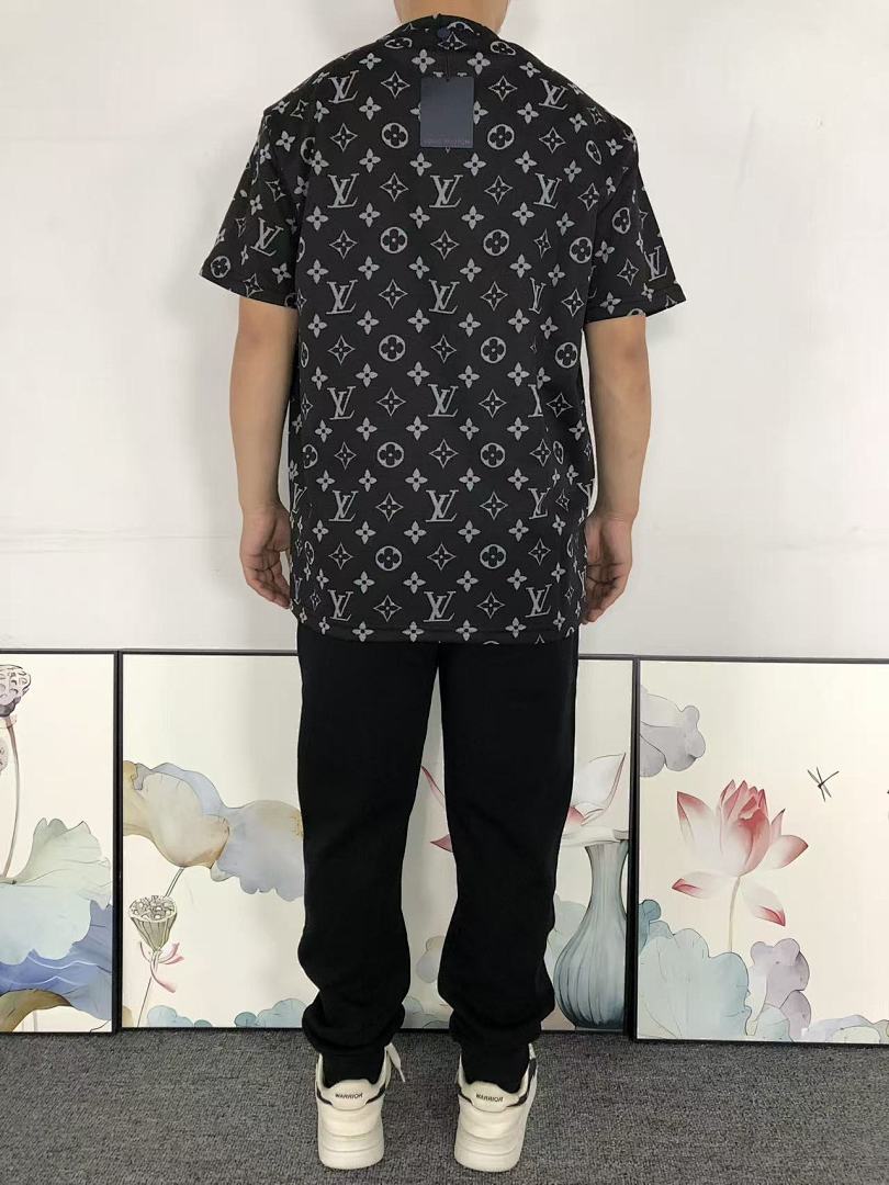 Louis Vuitton 78 L⭐ T-SHIRT 1111140232 (Im 170Cm 60Kg I Wear Size L In The Phot) - Image 4