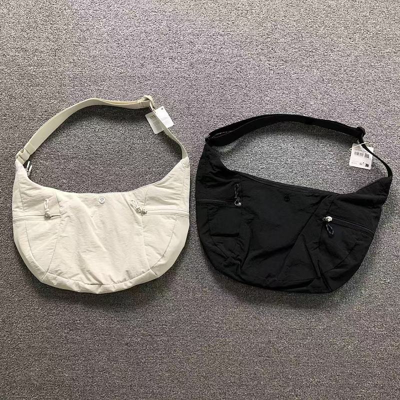 On Running 138 LULULEMON BAG 3205081023 (Long 31CM* Wide 15CM* High 27CM)
