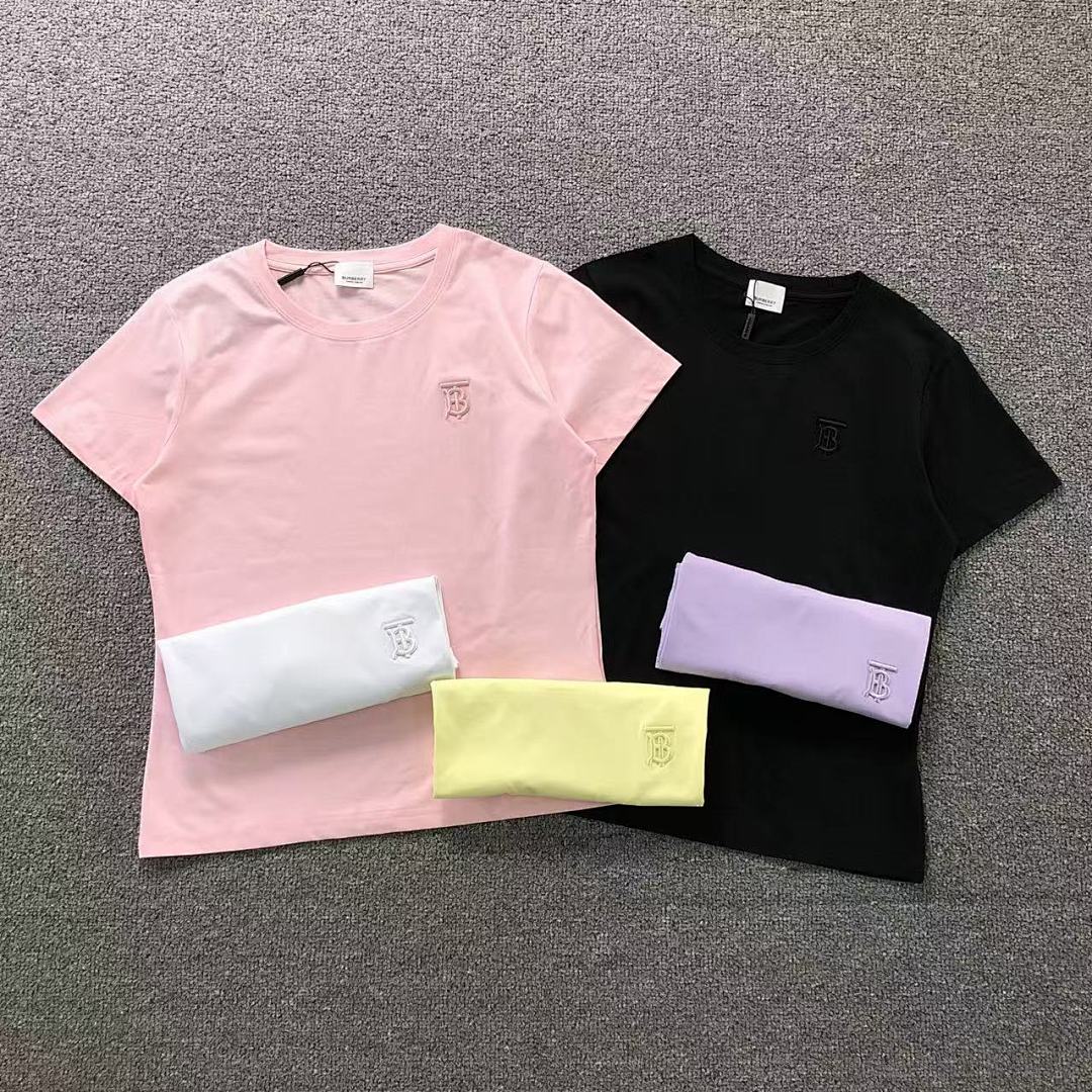 Burberry 78 B⭐R⭐E⭐RY T-SHIRT FEMAIE