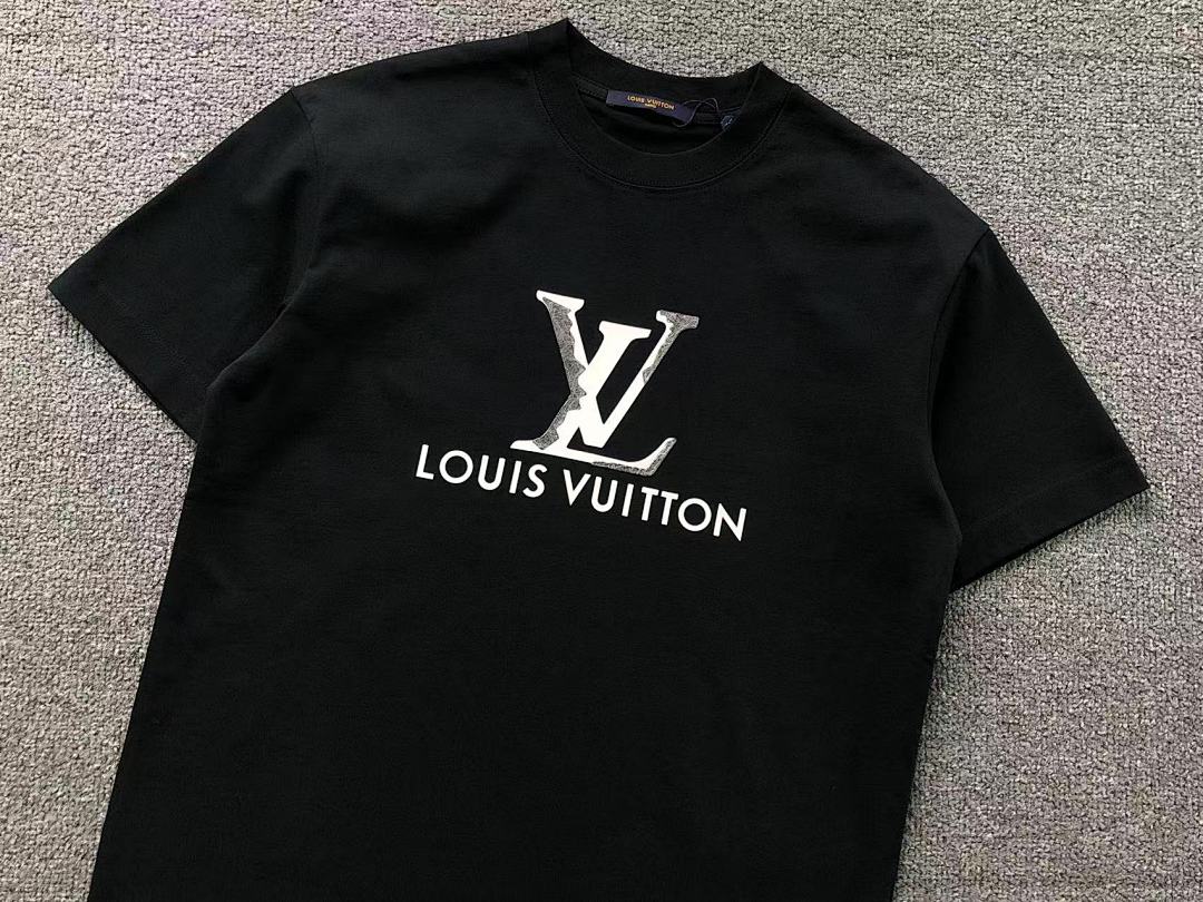 Louis Vuitton 115 L⭐ T-SHIRT 3201120121 (Im 170Cm 60Kg I Wear Size M In The Phot) - Image 15