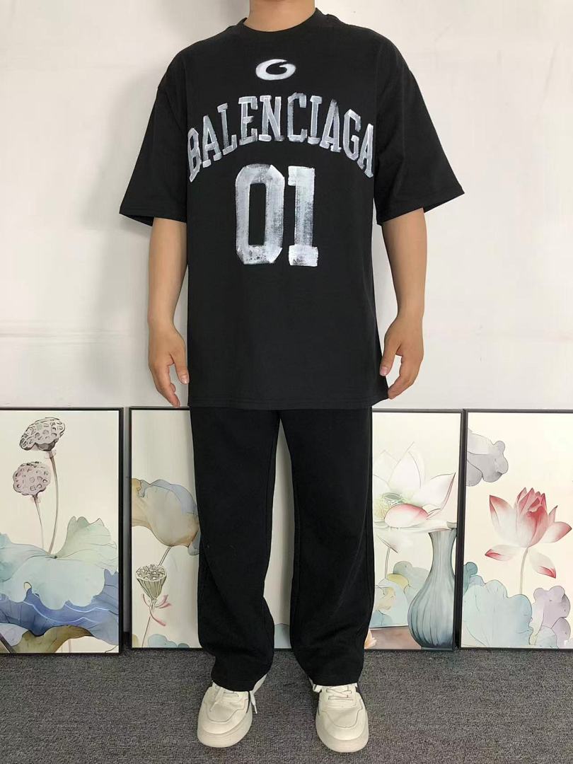 Balenciaga 138 B⭐L⭐⭐⭐IA⭐A T-SHIRT 22032112125 (Im 170Cm 60Kg I Wear Size M In The Phot) - Image 3