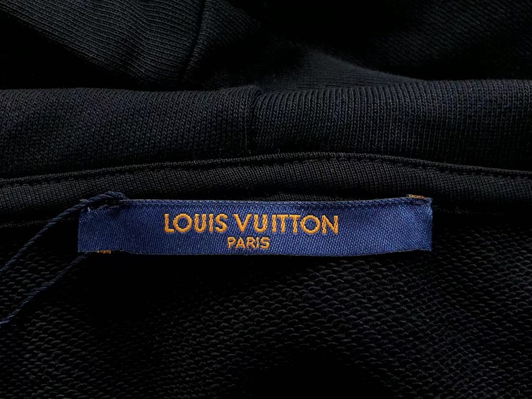 Louis Vuitton 195 L⭐ HOODIE 1111031552 (Im 170Cm 60Kg I Wear Size M In The Phot) - Image 20