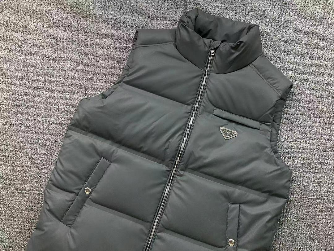 Prada 438 P⭐A⭐A VEST DOWN JACKETS 3209021519 (Im 170Cm 60Kg I Wear Size 50 In The Phot) - Image 9