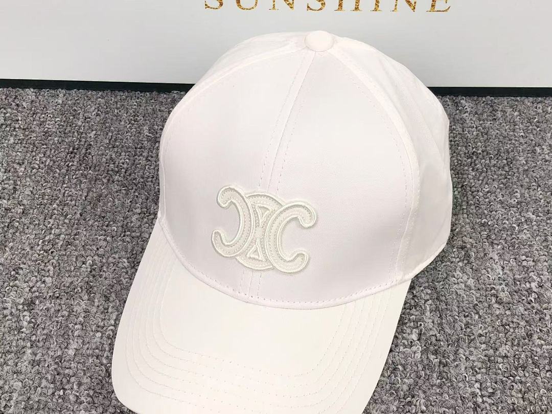 Celine 68 C⭐L⭐⭐E - Image 7