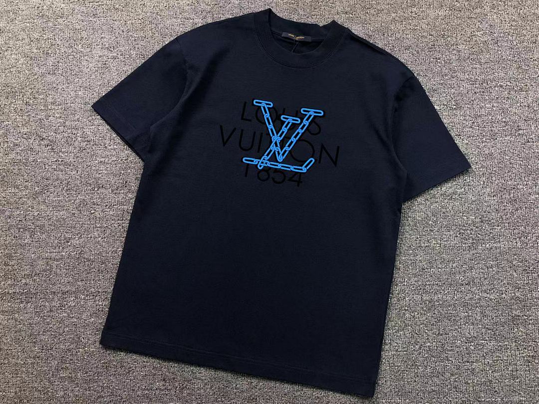 Louis Vuitton 118 L⭐ T-SHIRT 592203147 (Im 170Cm 60Kg I Wear Size M In The Phot) - Image 13