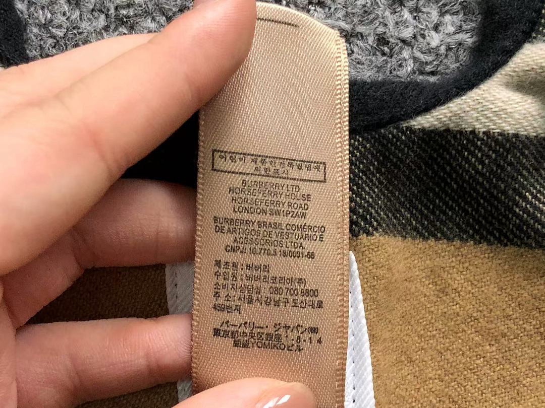 Burberry 135 B⭐R⭐E⭐RY SHAWL 510240576 (Long 154CM* Wide 135CM) - Image 11