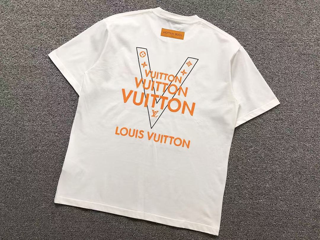 Louis Vuitton 115 L⭐ T-SHIRT 520121020 (Im 170Cm 60Kg I Wear Size L In The Phot) - Image 7