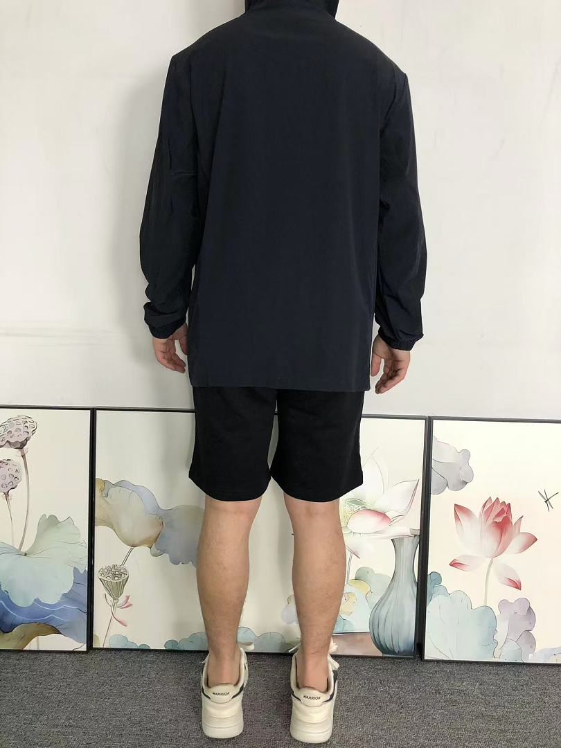 On Running 178 ON SUNSCREEN CLOTHING 2205200904 (Im 170Cm 60Kg I Wear Size 2XL In The Phot) - Image 4