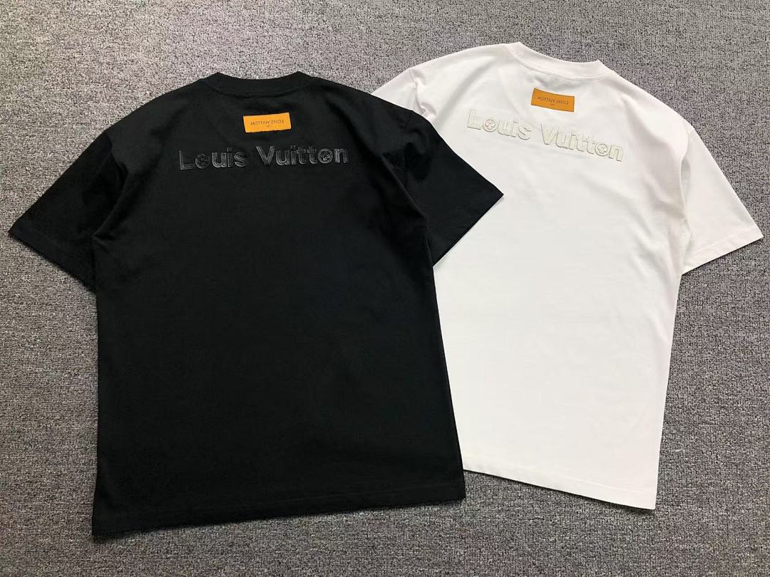 Louis Vuitton 118 L⭐ T-SHIRT 213041021 (Im 170Cm 55Kg I Wear Size S In The Phot) - Image 5