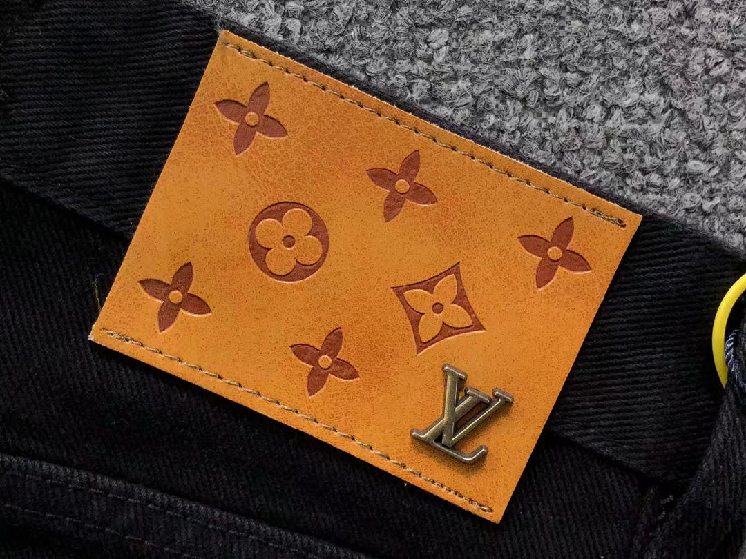 Louis Vuitton 195 L⭐ - Image 23