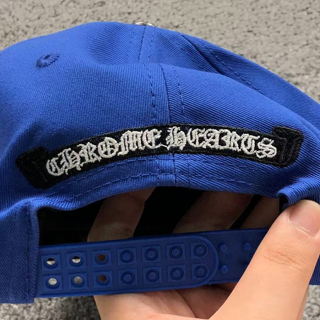 Comme des Garcons 75 C⭐⭐OME HE⭐⭐TS - Image 8
