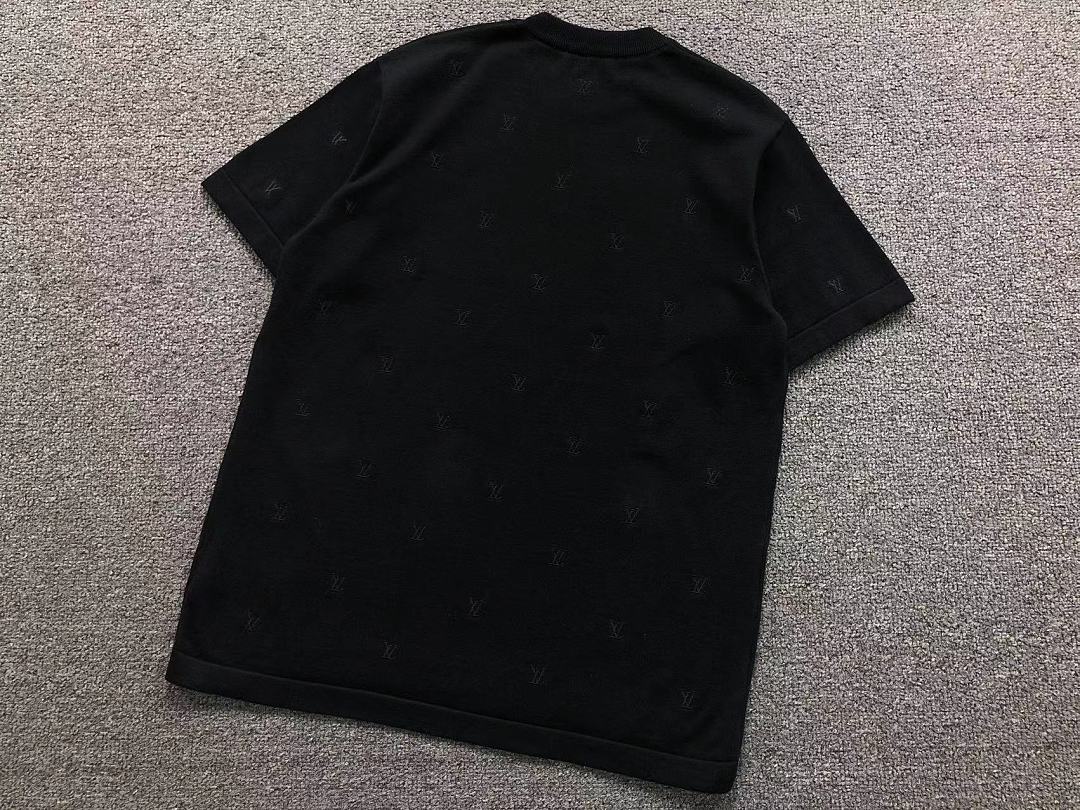 Louis Vuitton 195 L⭐ T-SHIRT 22060109125 (Im 170Cm 60Kg I Wear Size M In The Phot) - Image 9