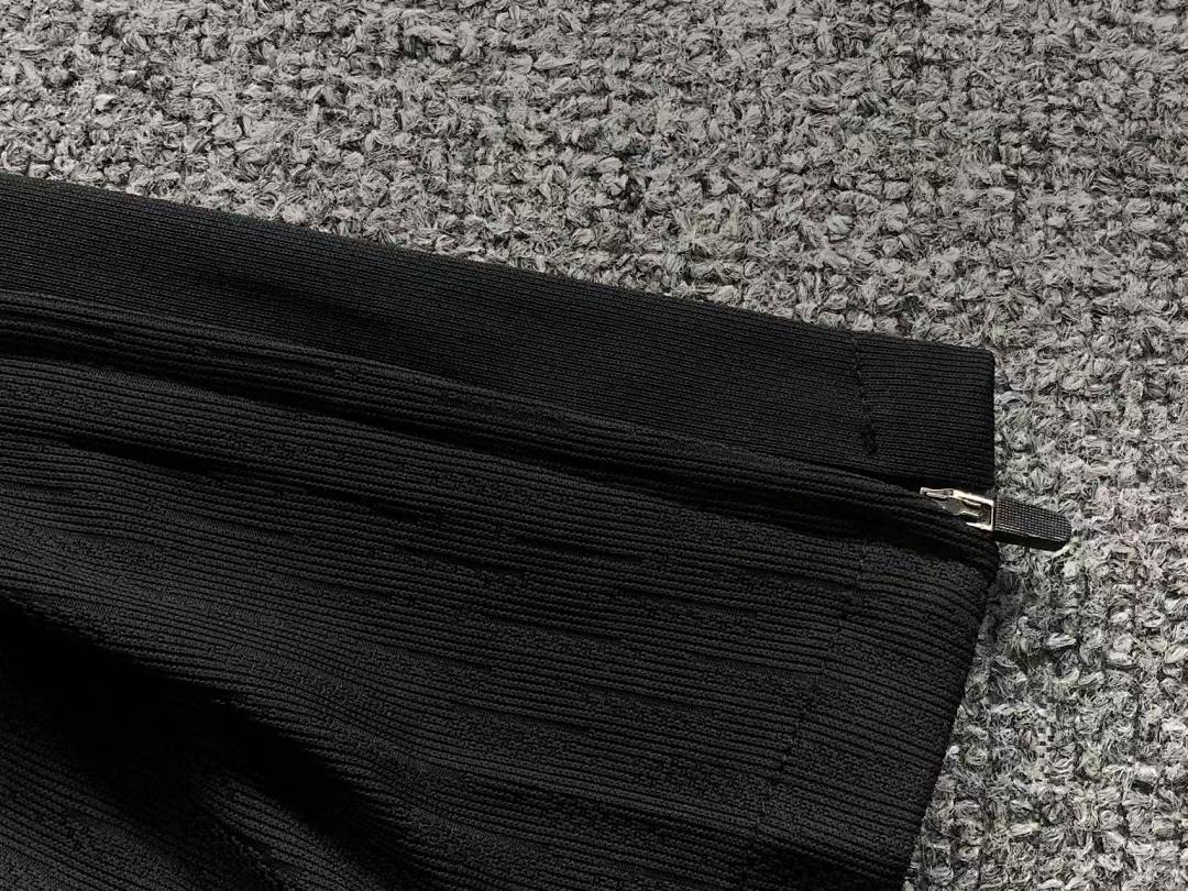 Chanel 135 FOOTBALL LONG SLEEVED TROUSERS - Image 32