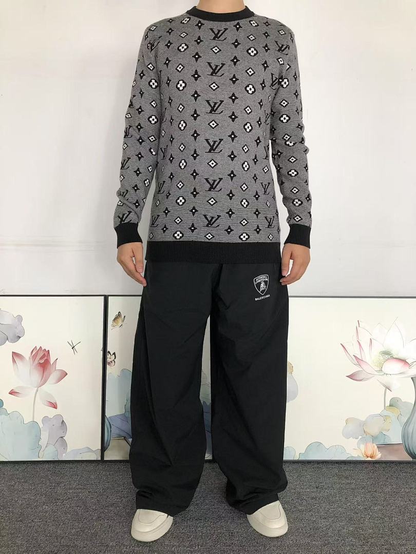 Louis Vuitton 208 L⭐ SWEATER 3108133321 (Im 170Cm 60Kg I Wear Size XL In The Phot) - Image 3