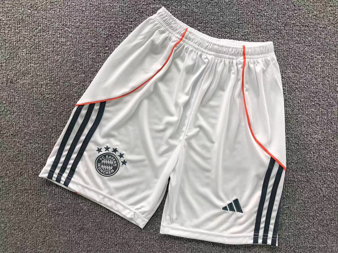 Chanel 75 FOOTBALL T-SHIRT SHORTS - Image 25