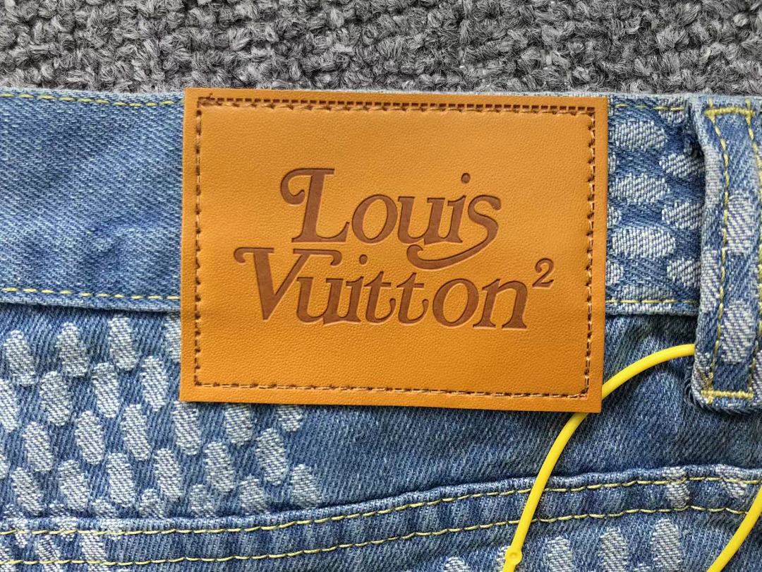 Louis Vuitton 208 L⭐ - Image 11
