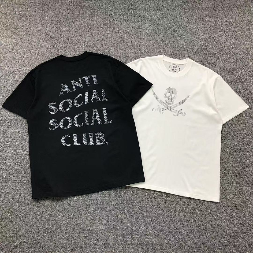 Christian Louboutin 85 ANTI SOCIAL CLUB T-SHIRT