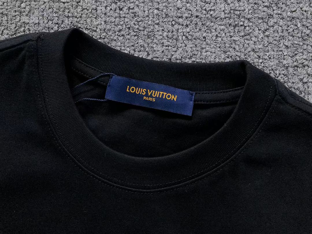 Louis Vuitton SHORTS 158 L⭐ T-SHIRT 2208020215 (Im 170Cm 60Kg I Wear Size S In The Phot) - Image 16