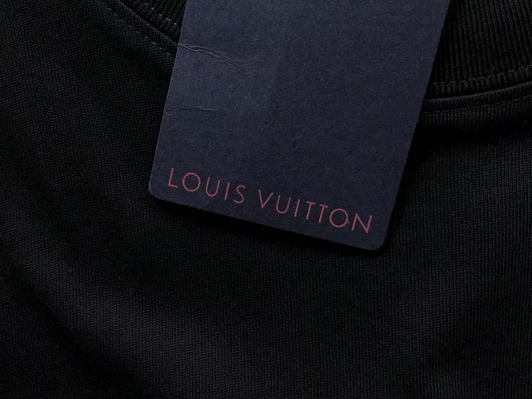Louis Vuitton 98 L⭐ T-SHIRT 41072402133 (Im 170Cm 60Kg I Wear Size L In The Phot) - Image 31